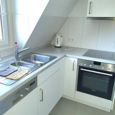 Nicht Buchen- Zimmer Geloest
