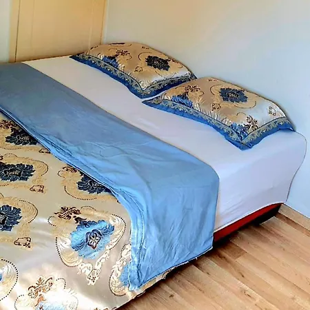 Nicht Buchen- Zimmer Geloest