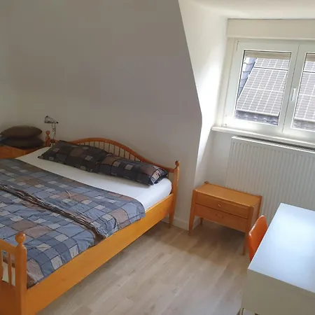Nicht Buchen- Zimmer Geloest アパート *